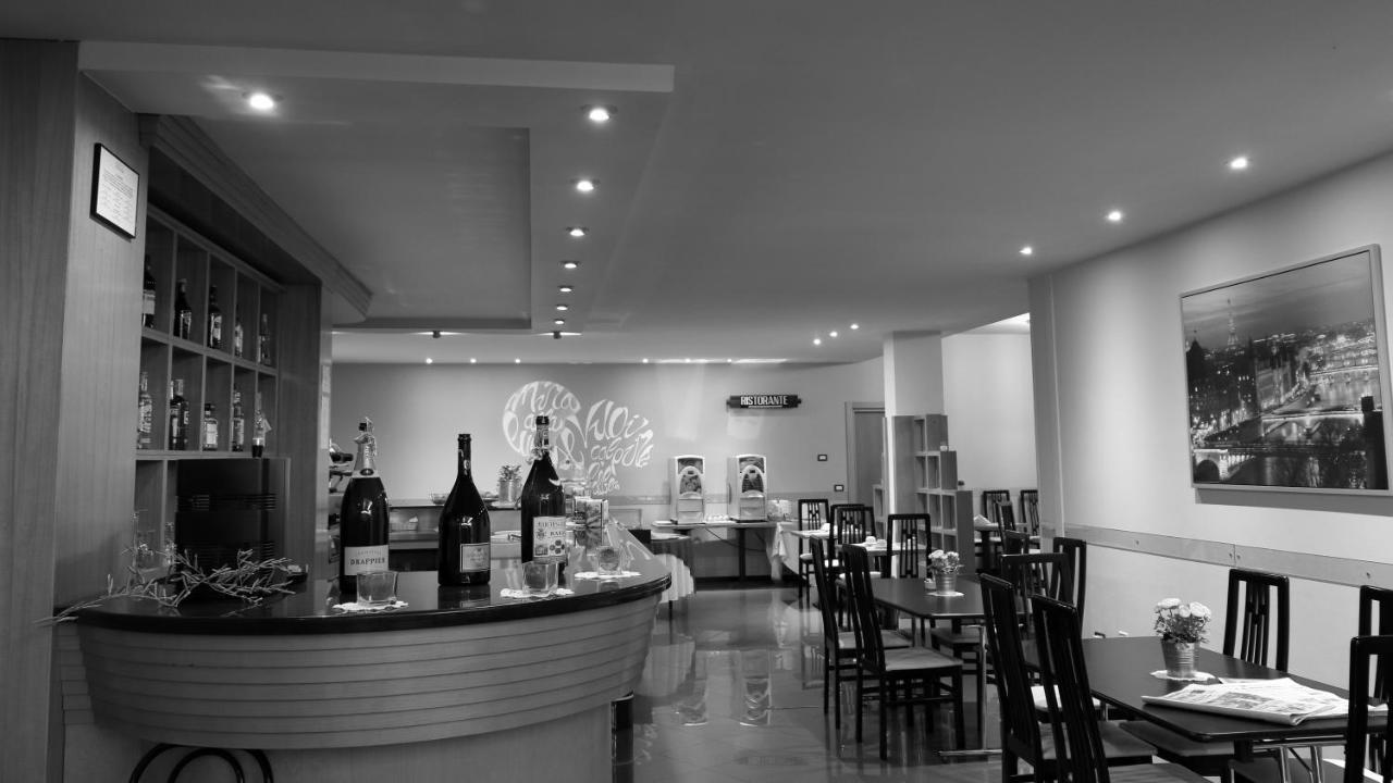Hotel Romanisio Fossano Exterior photo