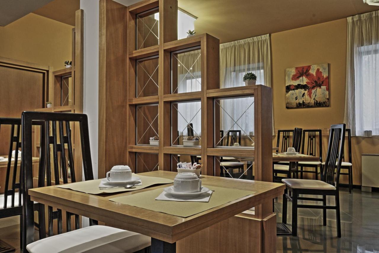 Hotel Romanisio Fossano Exterior photo